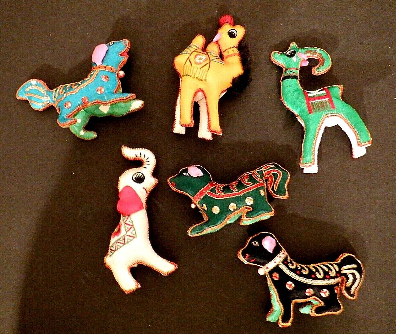Vintage Chinese Silk and Embroidered Animal Figures 6 pieces Без бренда