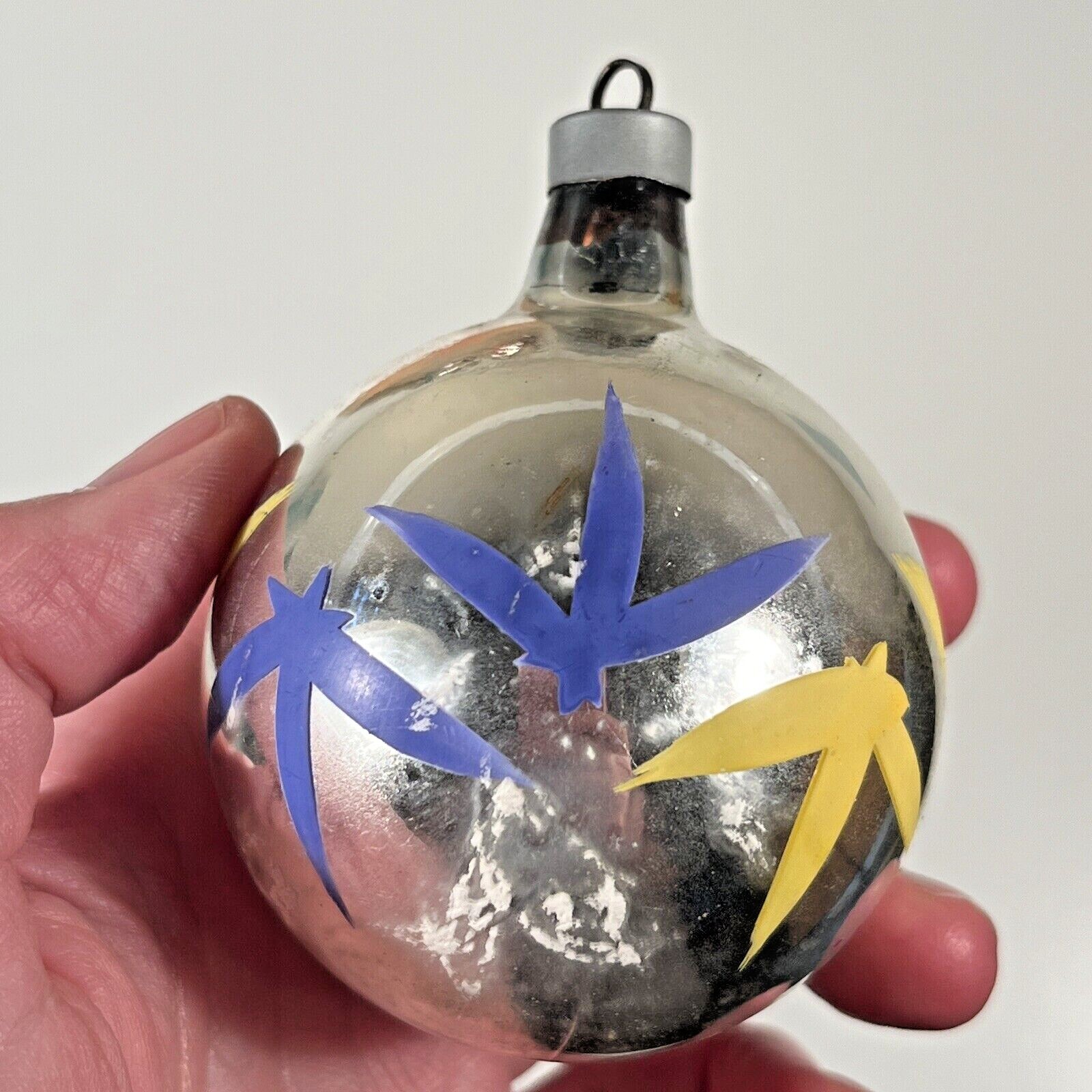 Lot of 6 Vintage SILVER Tone Hand Blown PAINTED Glass Christmas Tree Ornaments Unbranded - фотография #7