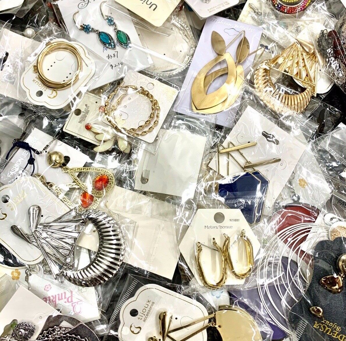 Wholesale Jewelry Lot - 30 Pairs High End Quality Earrings USA Seller Fast Ship Mix