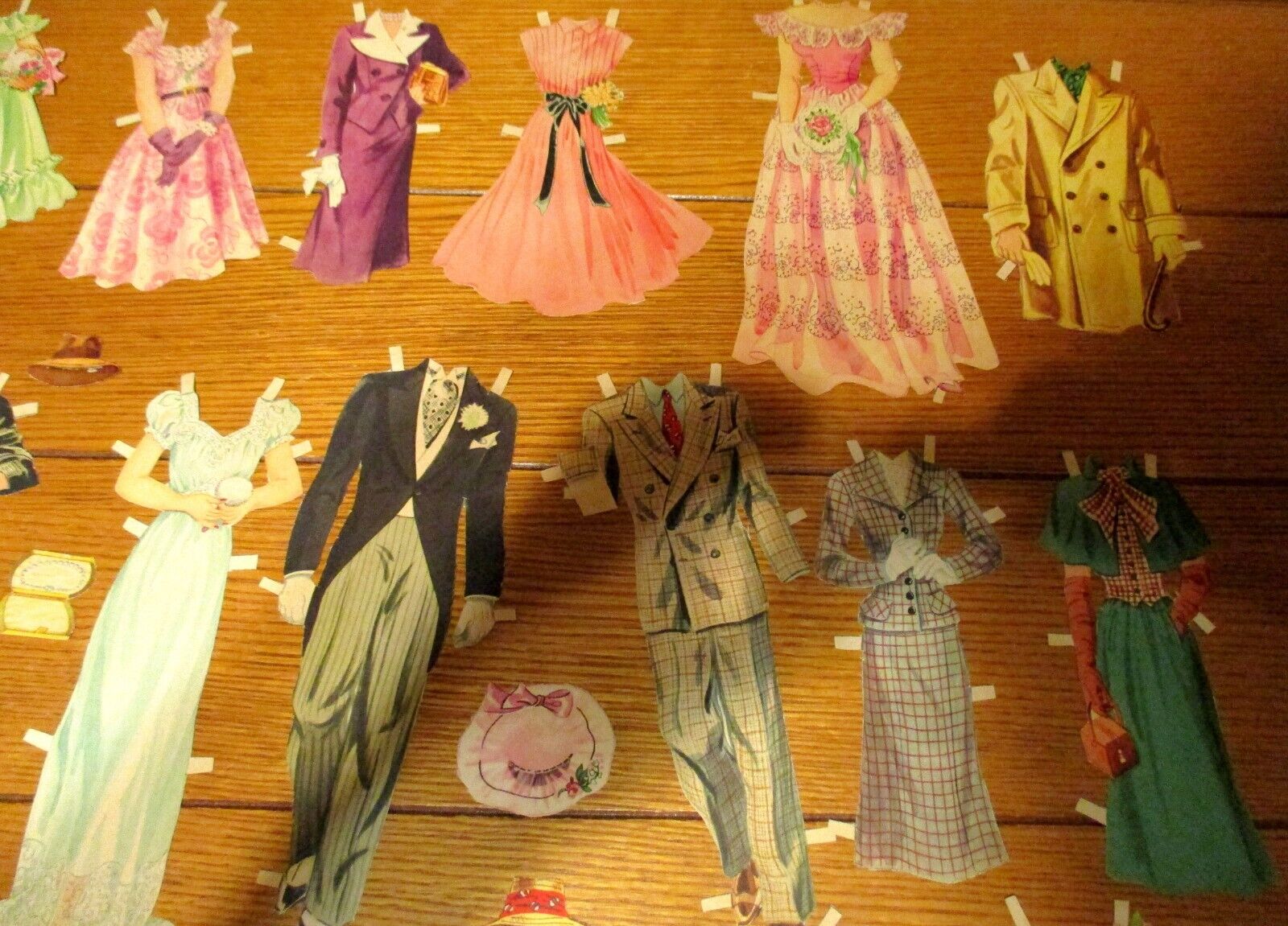 Vintage Paper Doll Clothes and Accessories Lot (32) Outfits + Accessories   #27 Unbranded - фотография #4