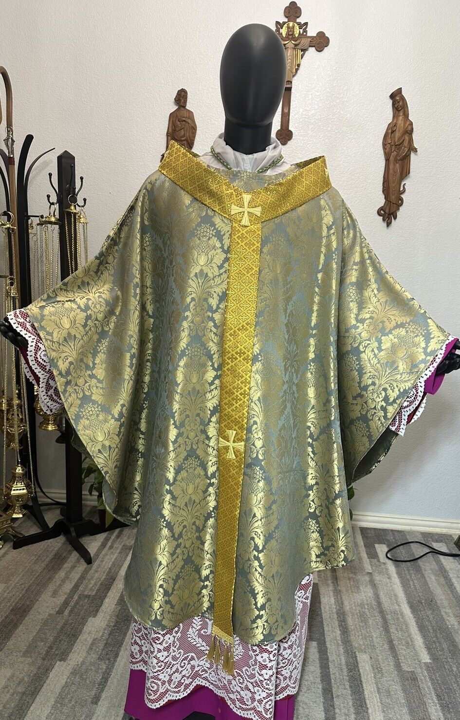 BLUE GOLD VESTMENT CHASUBLE WITH GOLD PALLIUM & STOLE  BLU000 Dallasvestments