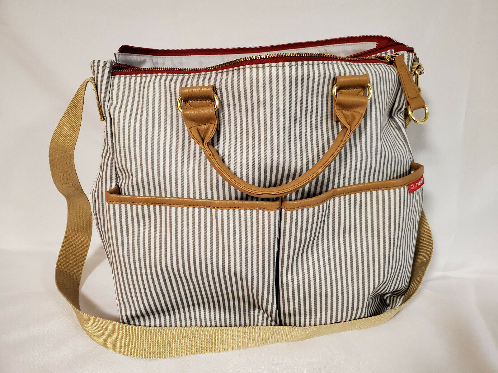 Skip Hop Duo Special Ed. diaper bag & Changing Pad White & Gray French Stripes Skip Hop - фотография #5