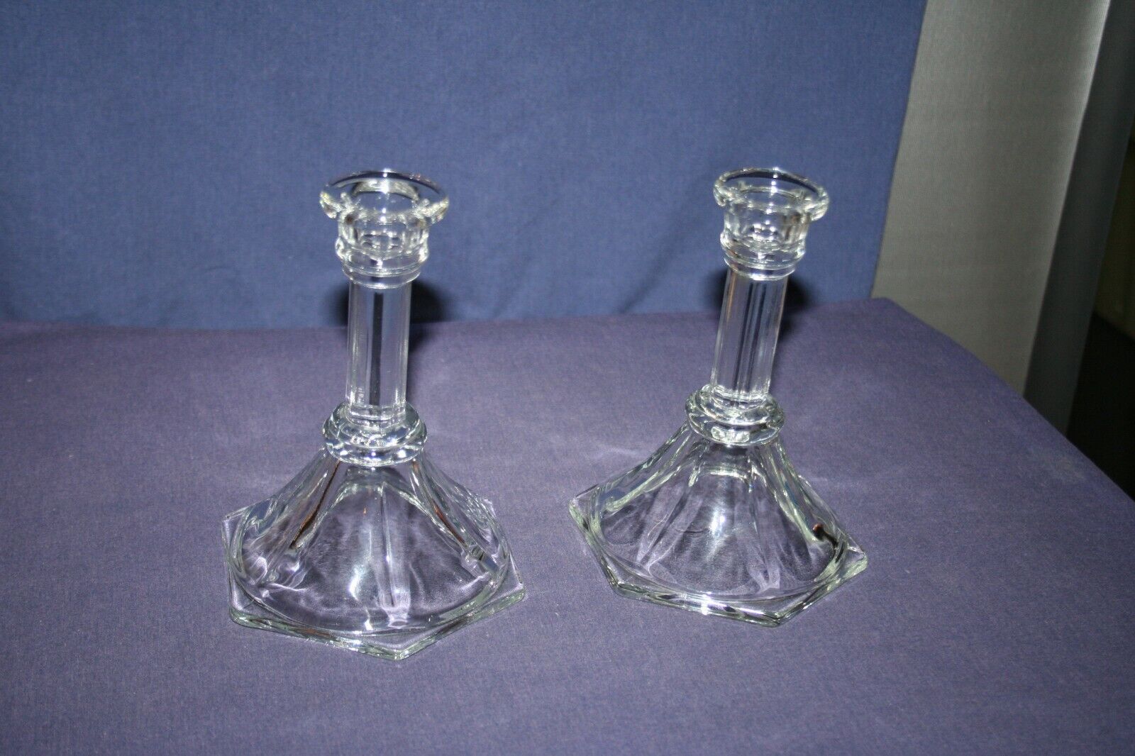 2 Homco Clear Glass 6" Tall Taper Candlesticks with Hexagon-Shaped Base Homco - фотография #3