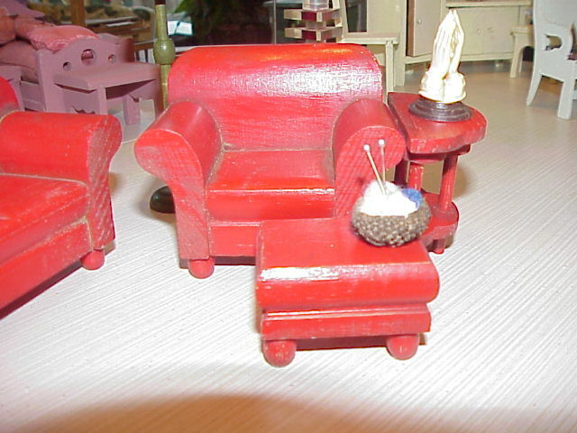 Doll House    Strombecker Seven Piece Red antique living room set Strombecker - фотография #4