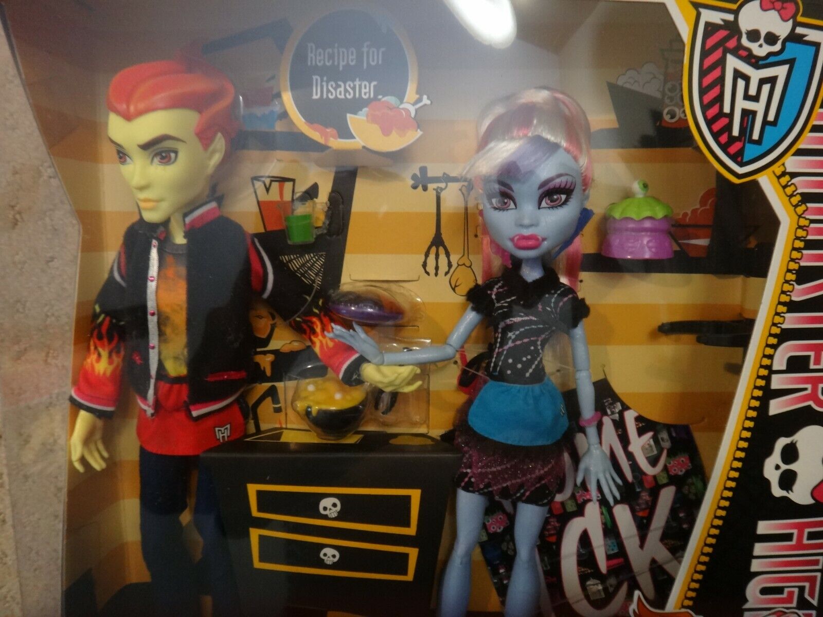 New Monster High Dolls Double The Recipe Abbey Bominable and Heath Burns Mattel BBC82 - фотография #2