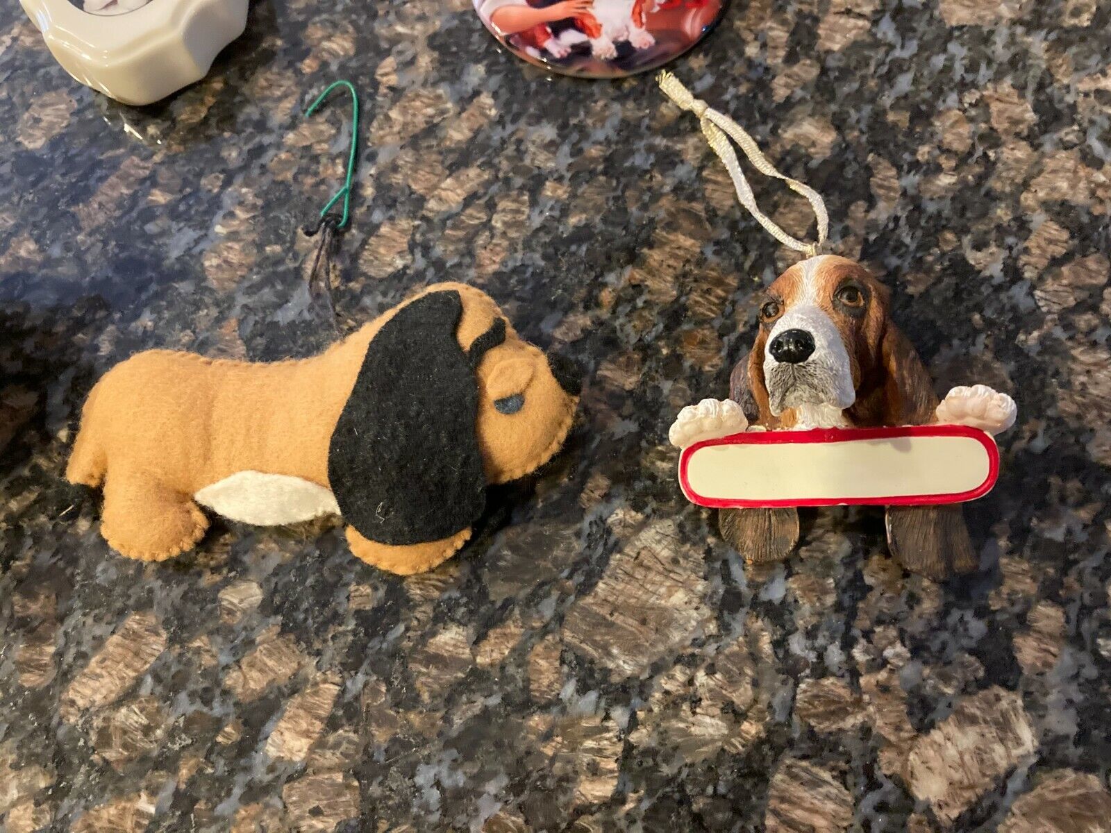 BASSET HOUND TREE ORNAMENTS: Lot of 5 in Excellent Condition Без бренда