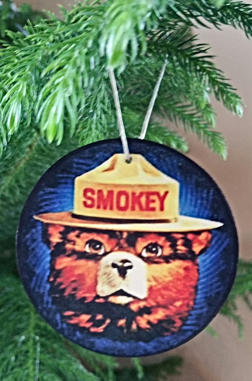 (3) SET OF 3 ASPEN WOOD ORNAMENTS (3" DIAMETER) SMOKEY BEAR U.S. FOREST SERVICE Без бренда