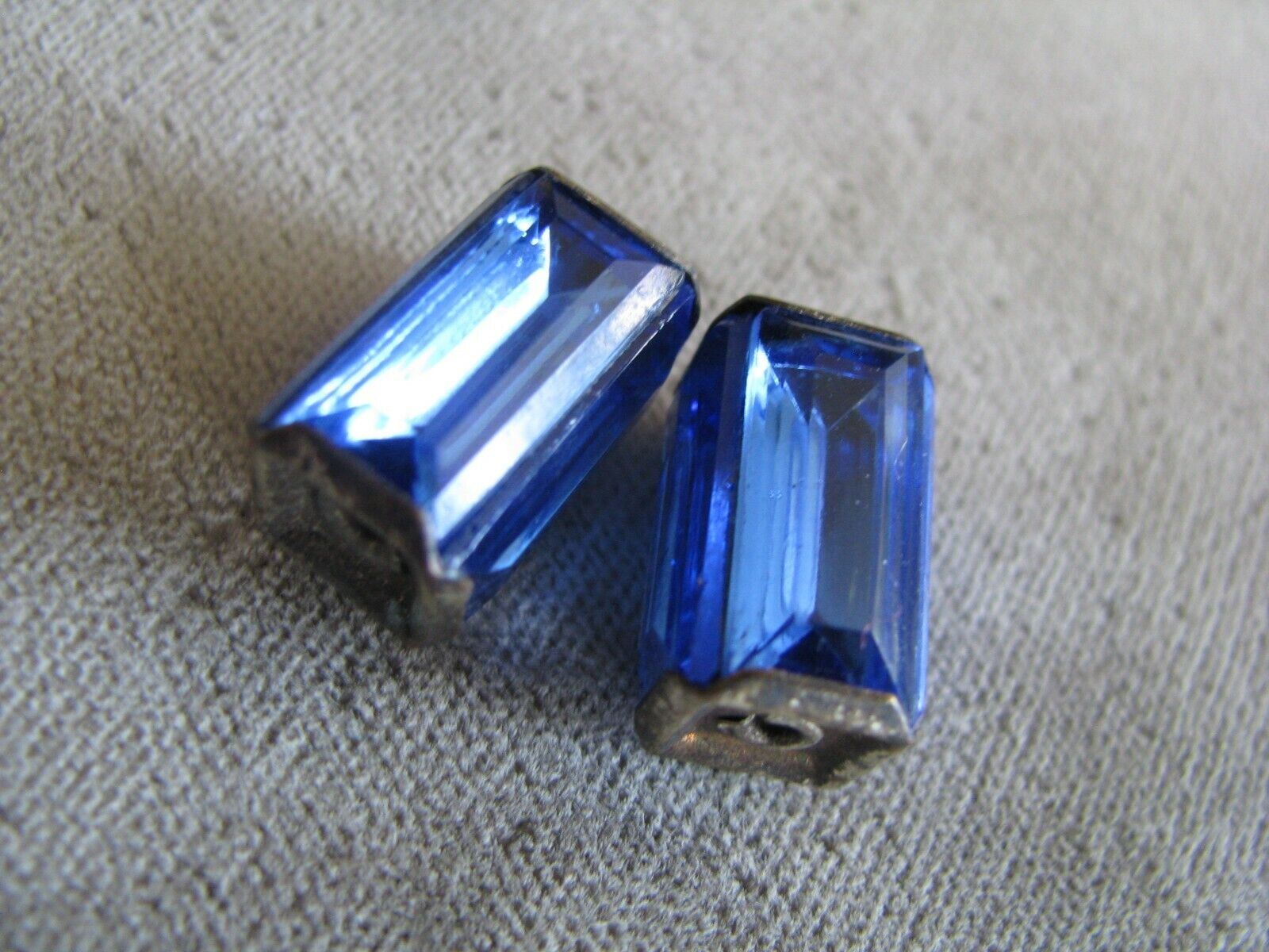 Pr Rare Vintage Channel Set Crystal Beads Blue 16x10m Без бренда