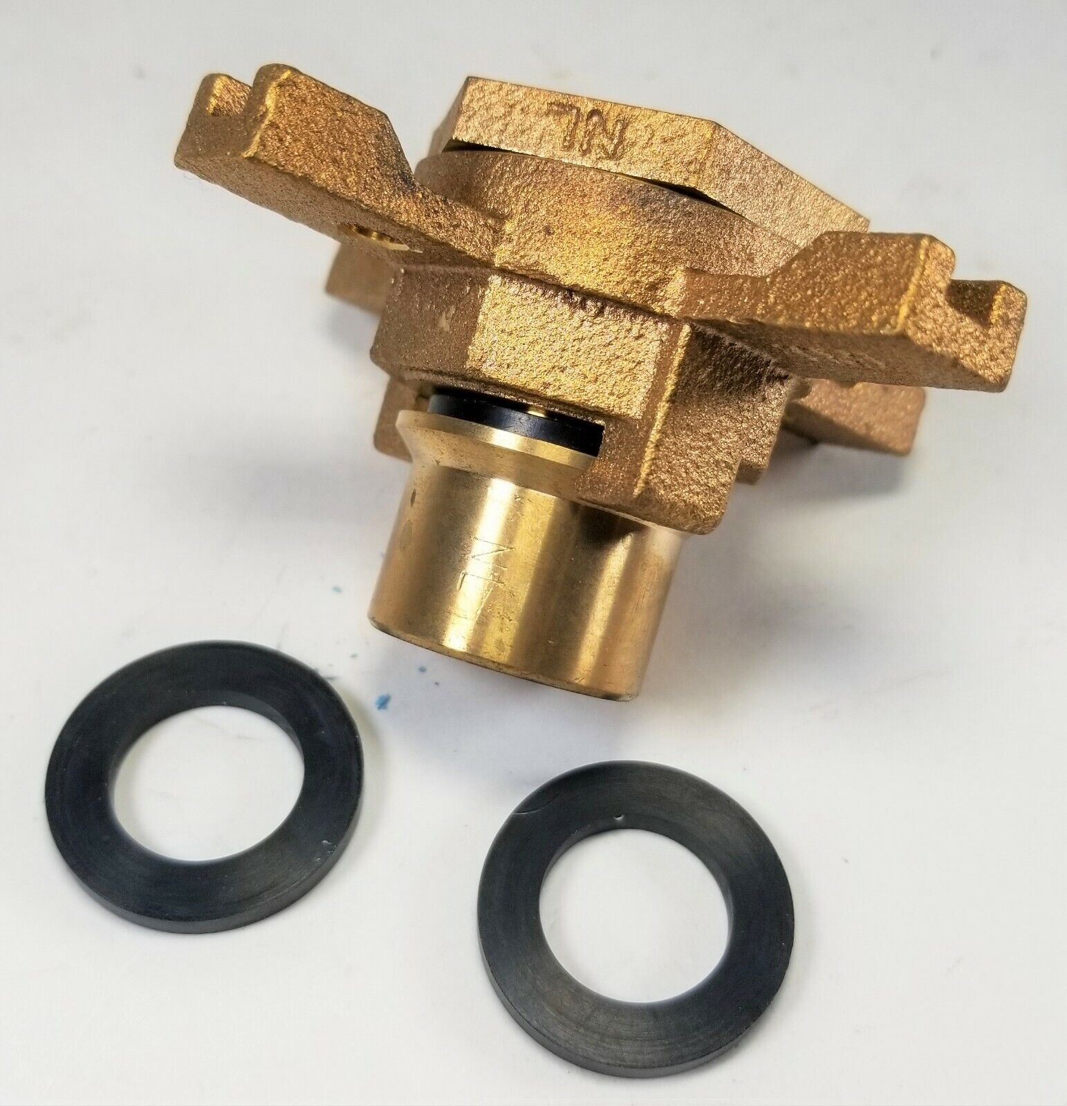 10 - Water Meter Yoke Expansion Connection Wheel for 5/8" x 1/2" Meter, NL Brass Trumbull 368-0630 - фотография #2