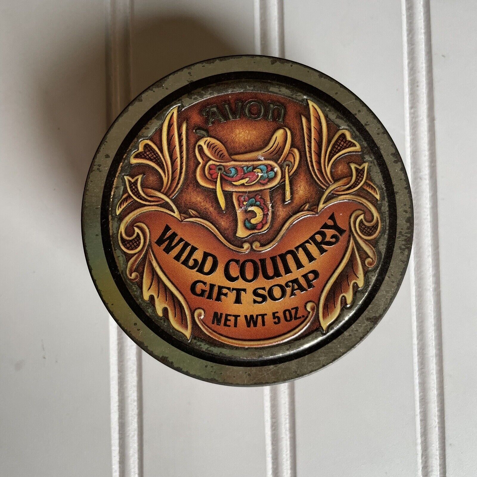 Vintage Avon Wild Country Gift Soap Trinket Tin Box Fragrance Man Cave Decor Без бренда