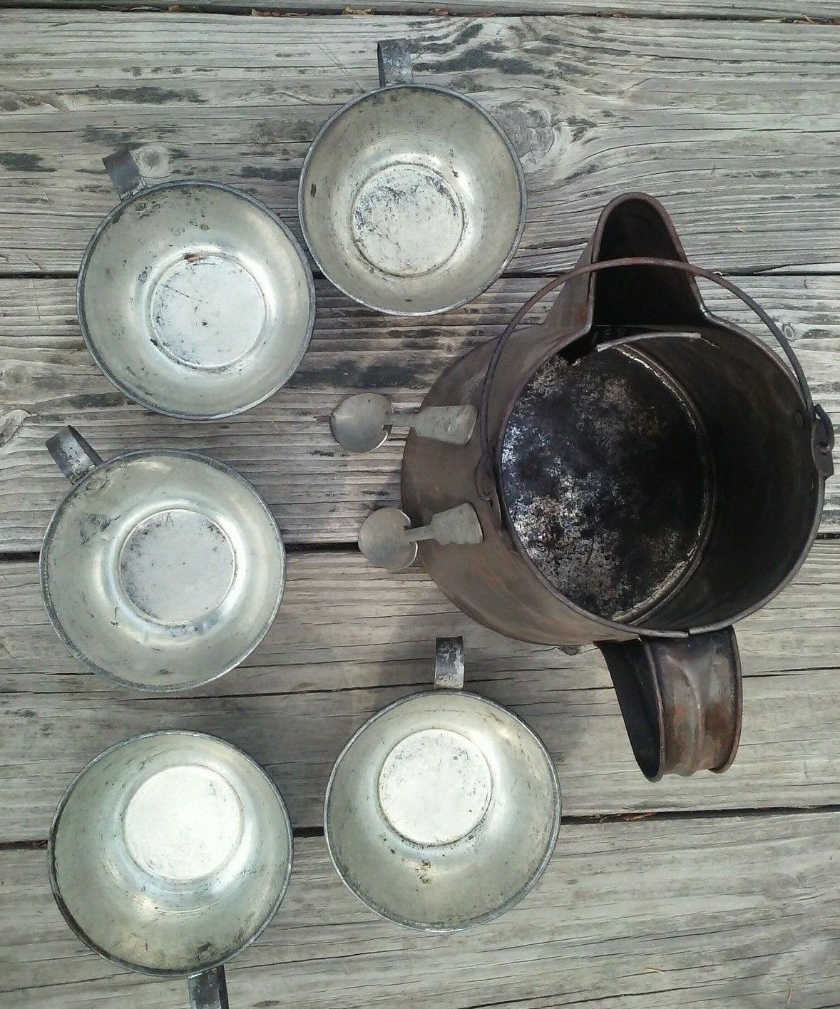 Antique Metal Kettle 5 Handled Cups & 2 Spoons Antique - фотография #3