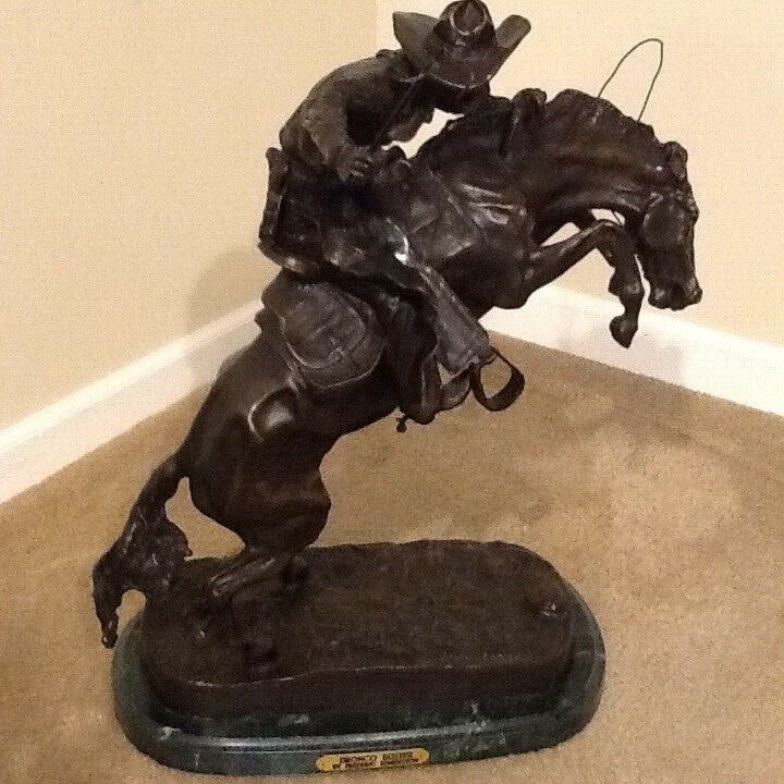 LARGE BRONCO BUSTER BRONZE ON MARBLE STATUE REPRODUCTION BY FREDERIC REMINGTON  Без бренда - фотография #6