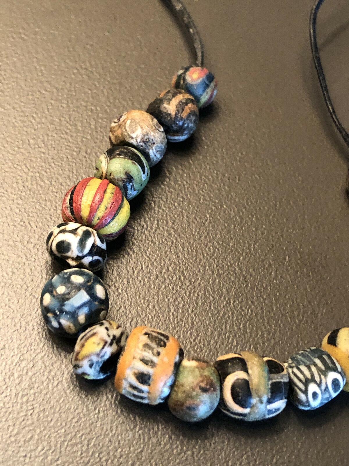 Ancient Islamic Glass Bead Group of 18 Small Beads Без бренда - фотография #3