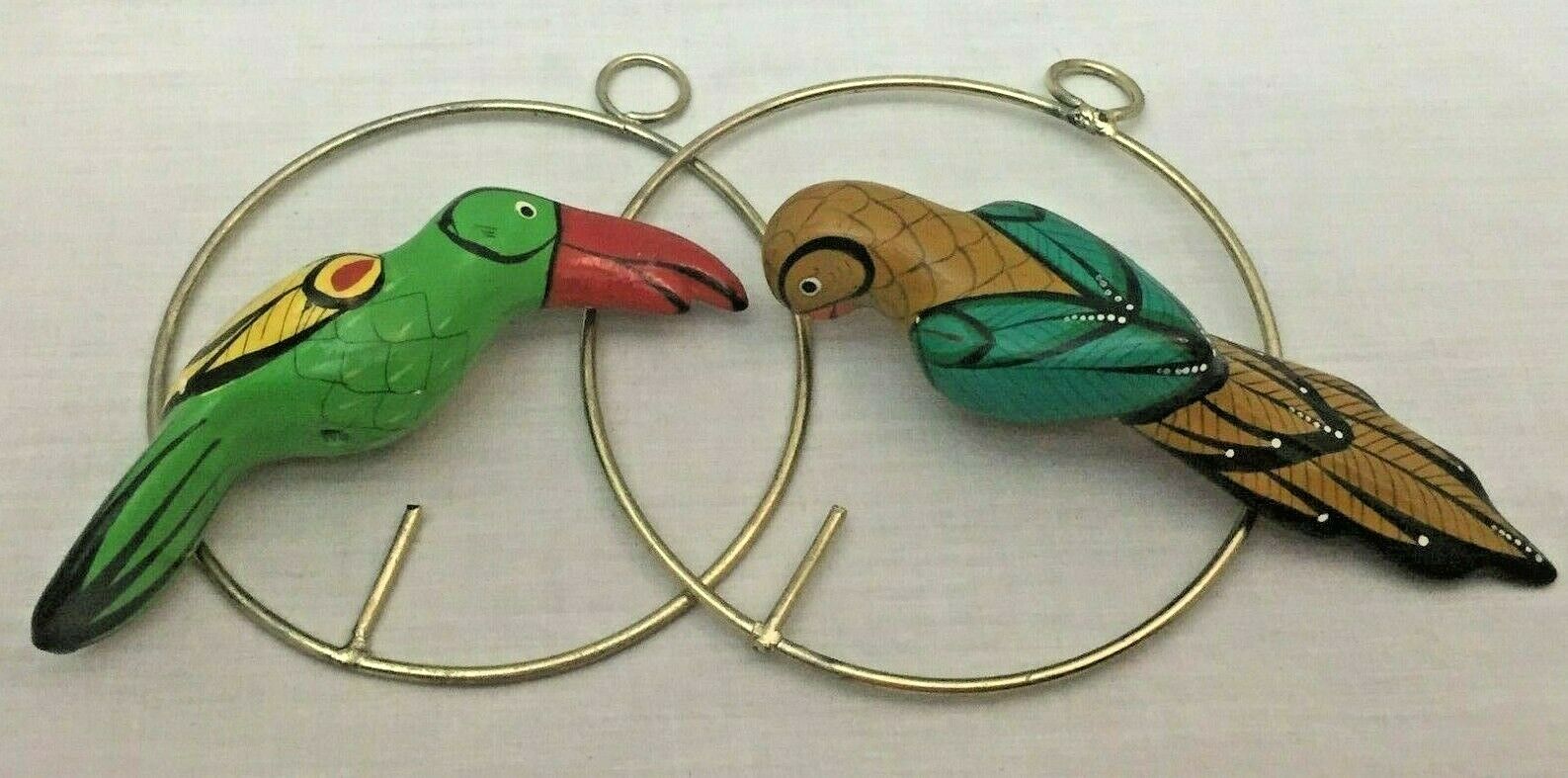 Pair of Hanging Mexican Ceramic Parrots on Brass Rings - Signed  Без бренда