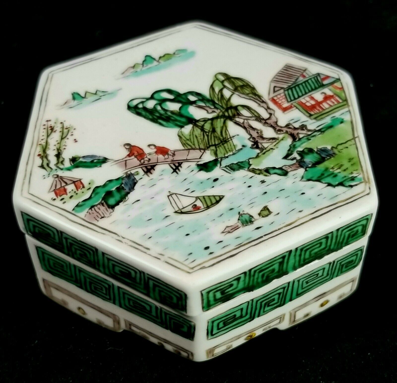 Antique Hand Painted River Scene On Hexagonal Porcelain Trinket Box China EXC Без бренда - фотография #2
