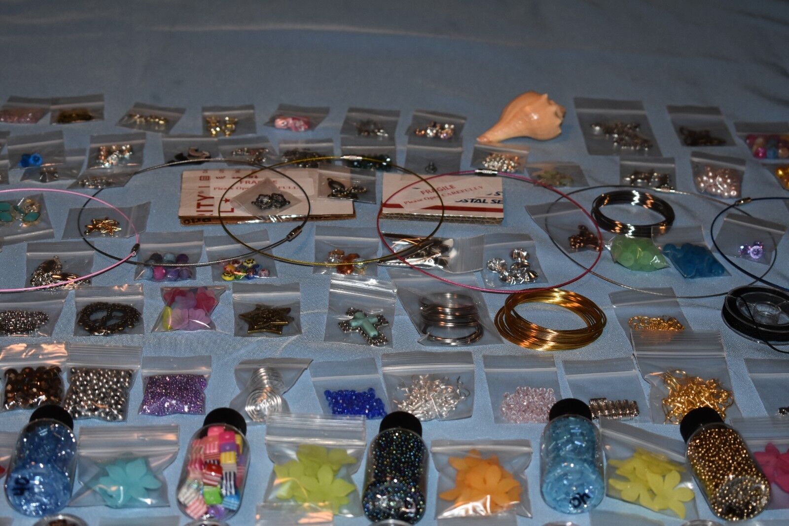 HUGE Lot Beads/Jewelry Making Supplies 50 'Bags' 100% NEW - UNIQUE LOTS! +XTRAS Unbranded - фотография #7