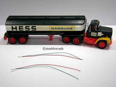 "1975 to 1978 HESS BULBS - RED & GREEN WIRES - REPLACEMENT LIGHT PART" Без бренда