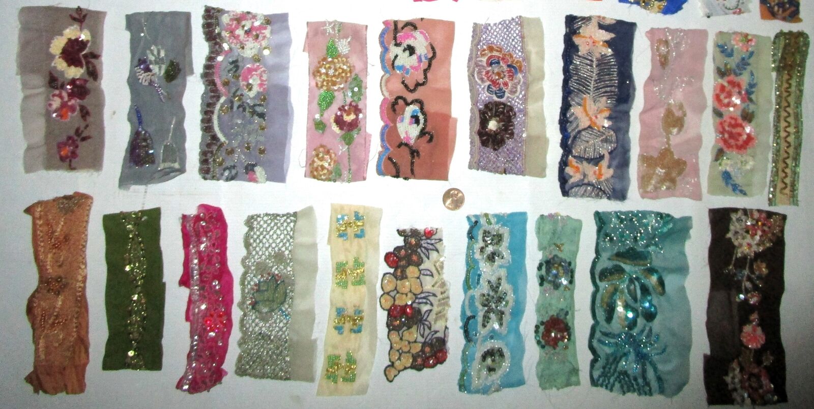 VERY RARE LOT Antique Vintage Sari TRIM LACE RIBBON 25 Pcs BEADS SEQUINS DOLL b1 Без бренда - фотография #3