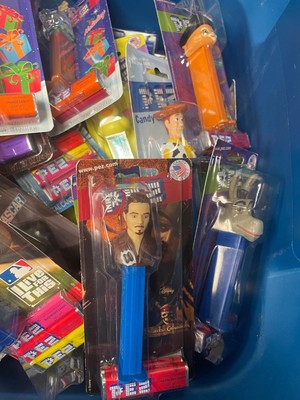 Huge lot of Vintage Pez Dispensers 80-100 Pieces Sealed Pez - фотография #7