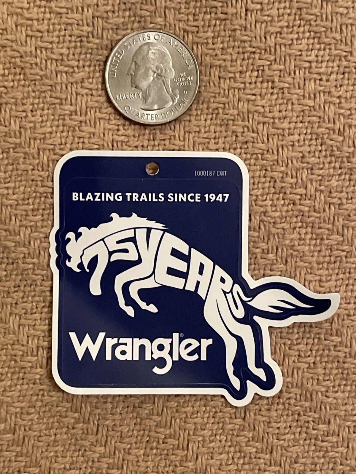 🐴 Wrangler 75 Years Hanging Tag Sticker - Blazing Trails Since 1947 Anniversary Без бренда - фотография #3