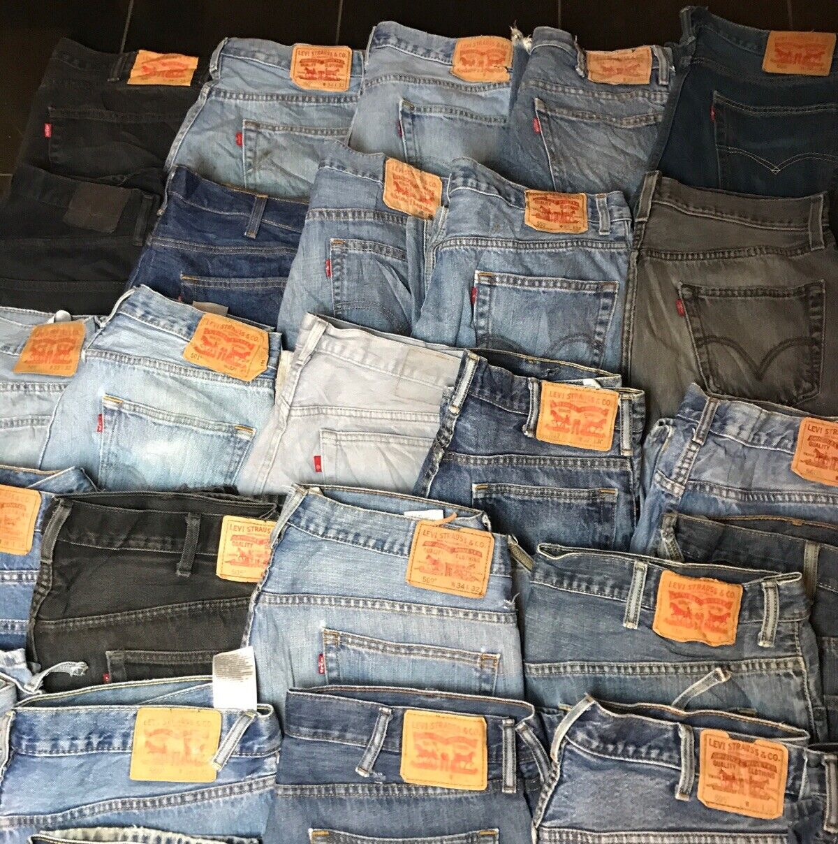Wholesale Lot of 20 pairs of Levi's Salvage Jeans Levi's - фотография #2