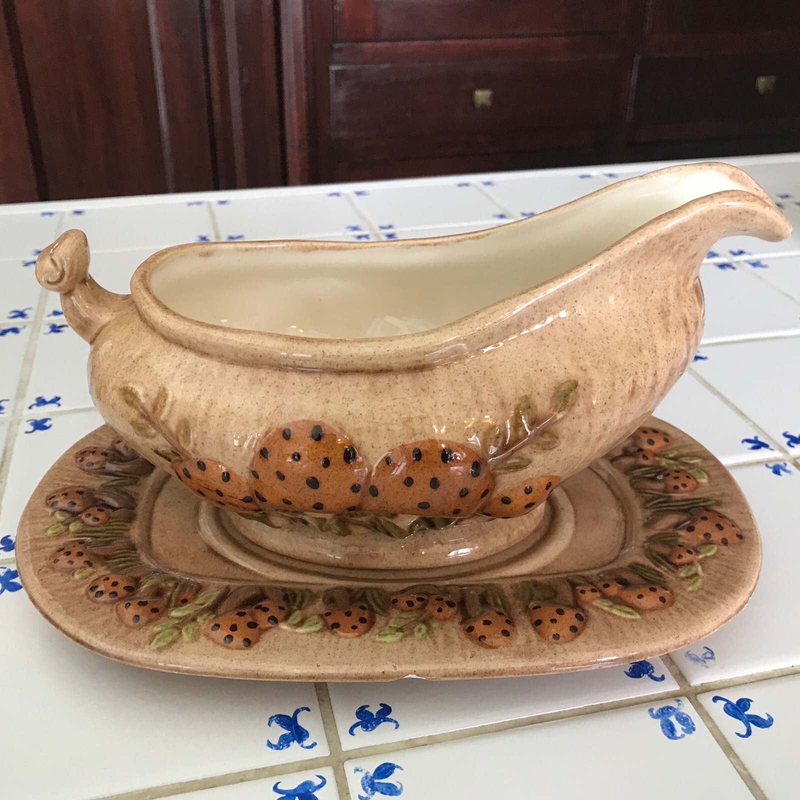 VTG ARNELS MUSHROOM 35 PIECE SET CASSEROLE PLATE BUTTER DISH TEAPOT SOUP BOWL... Без бренда - фотография #10