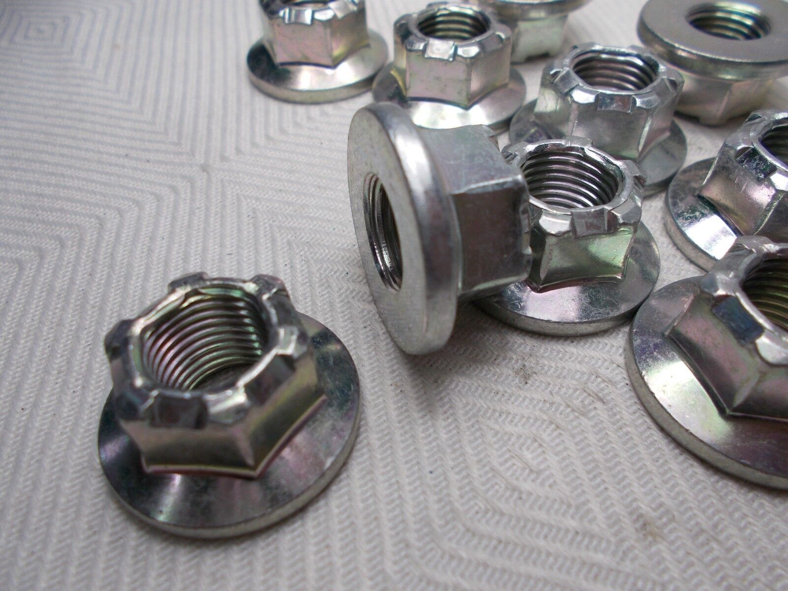 M12 12mm X 1.25 Extra Fine Thread Flange Lock Nut Lot Of 10 Nuts Nissan 01225 00072 - фотография #3