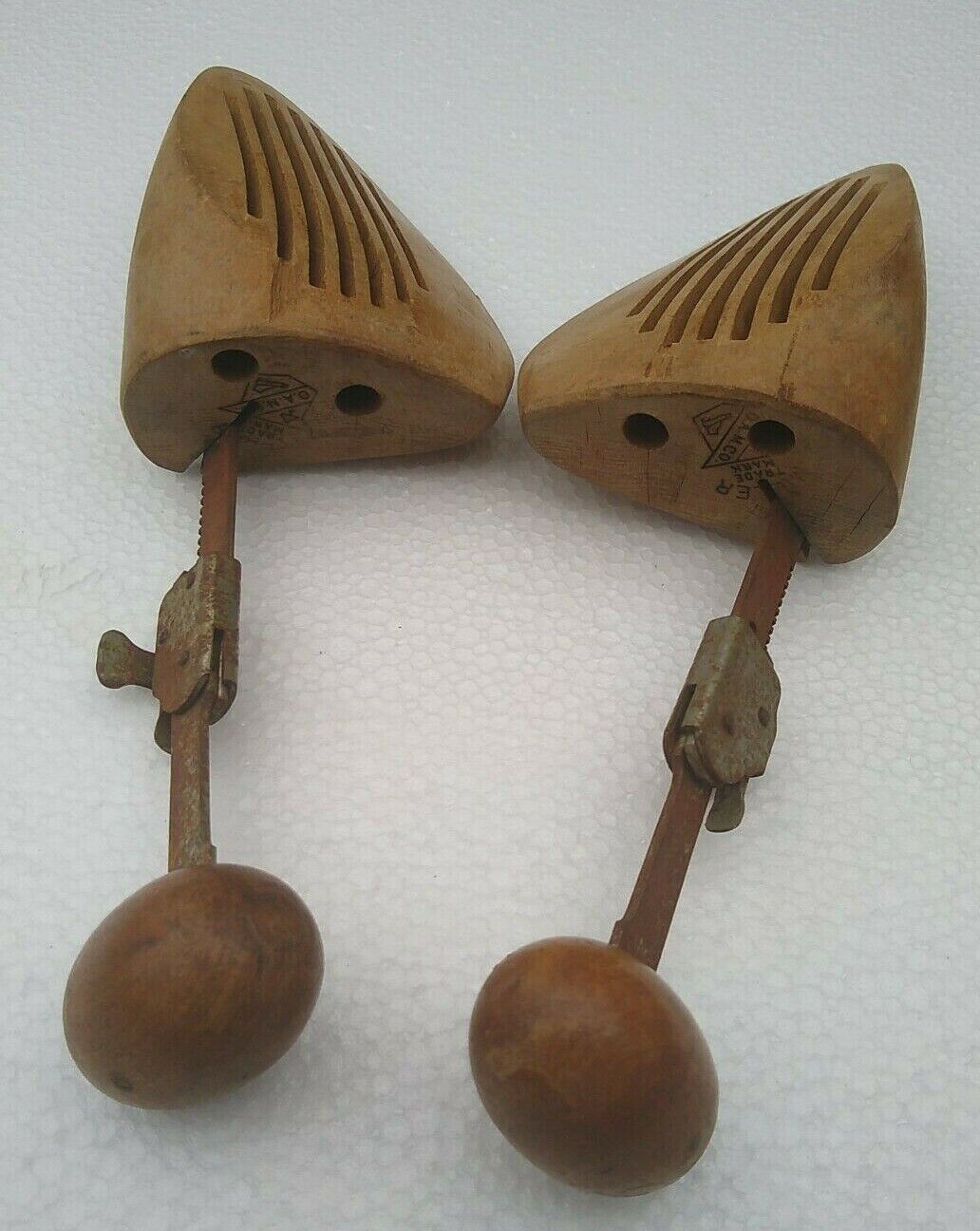 Pair Vintage Wood Shoe Tree Form Stretchers Lot of 2 Miller / Unknown - фотография #11