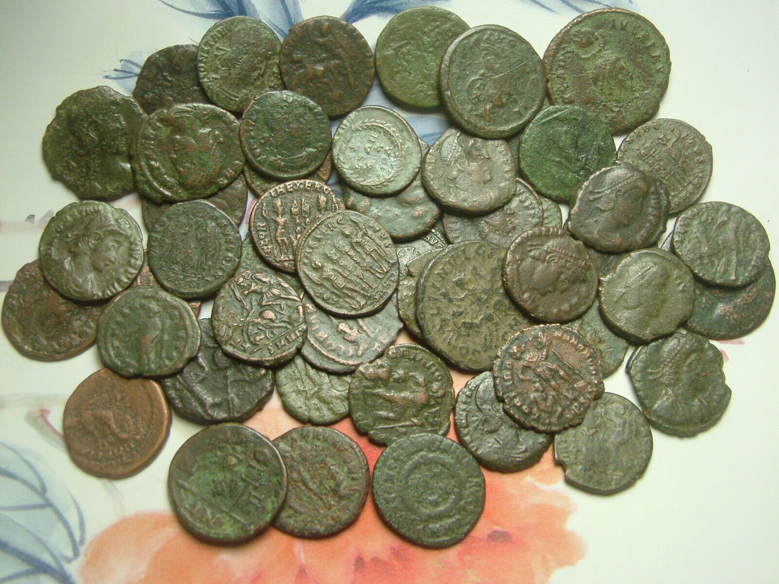 Lot 5 Ancient Roman coin Constantine Valentinian Licinius Consantius Claudius Без бренда - фотография #11