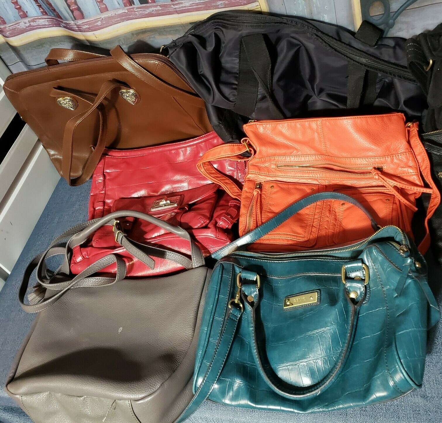 Lot of 23 Purses Handbags Bag Wallets Fanny Roxy Relic Tyler Rodan Madden Girl Various Brands - фотография #5
