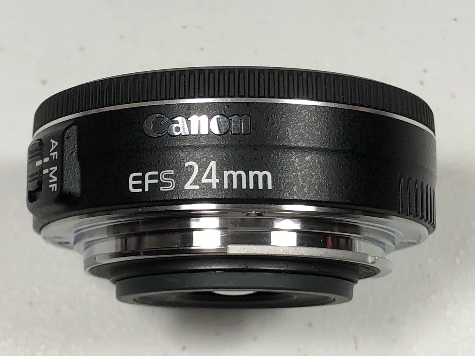 Canon EF-S 24mm f/2.8 STM Lens Canon 9522B002 - фотография #6