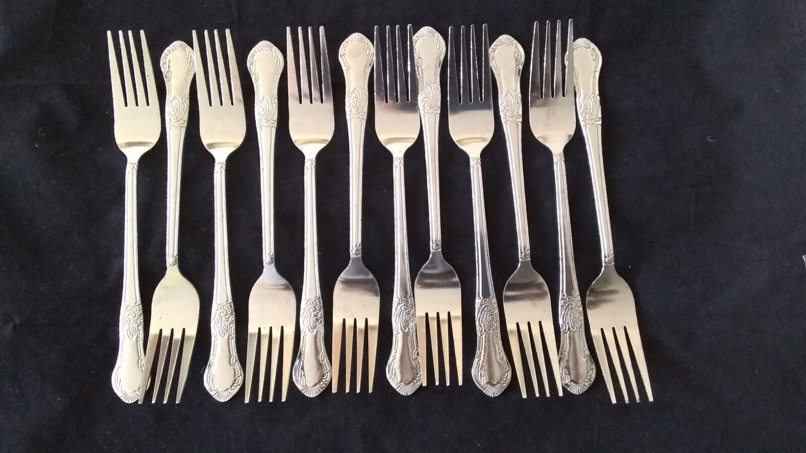 12  8" Dinner FORKS Set of Twelve Stainless Steel 8" long by 1 inch  Wide MMMMM Unbranded na - фотография #2