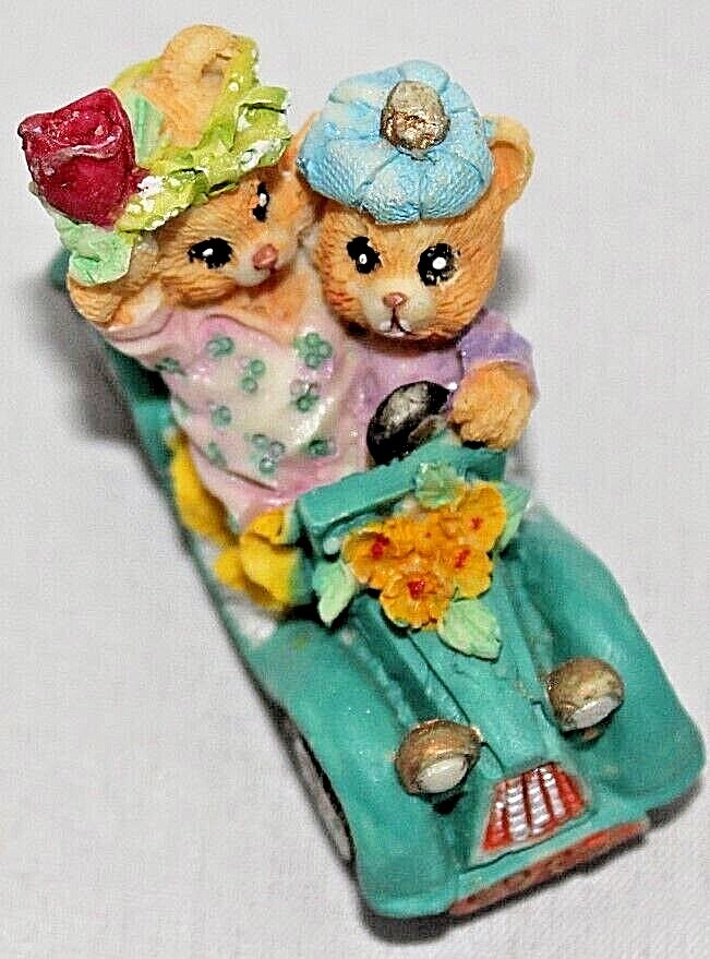 Vintage Set of 4 Hand Painted Polyresin Teddy Bear Couples in Cars Ornaments Unbranded - фотография #7