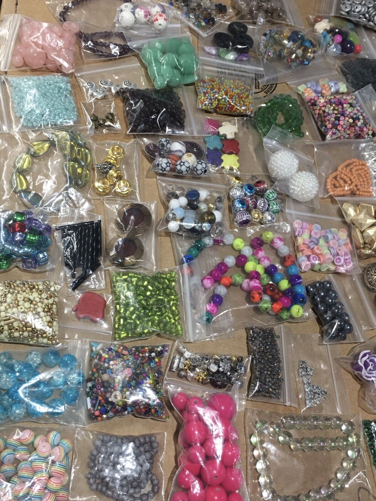 F&B👑🐝 40 Bags FINDINGS & BEADS Lot Of Jewelry Making Supplies Pendants Closure MrsQueenBeead Like Items Shown In Pics - фотография #4