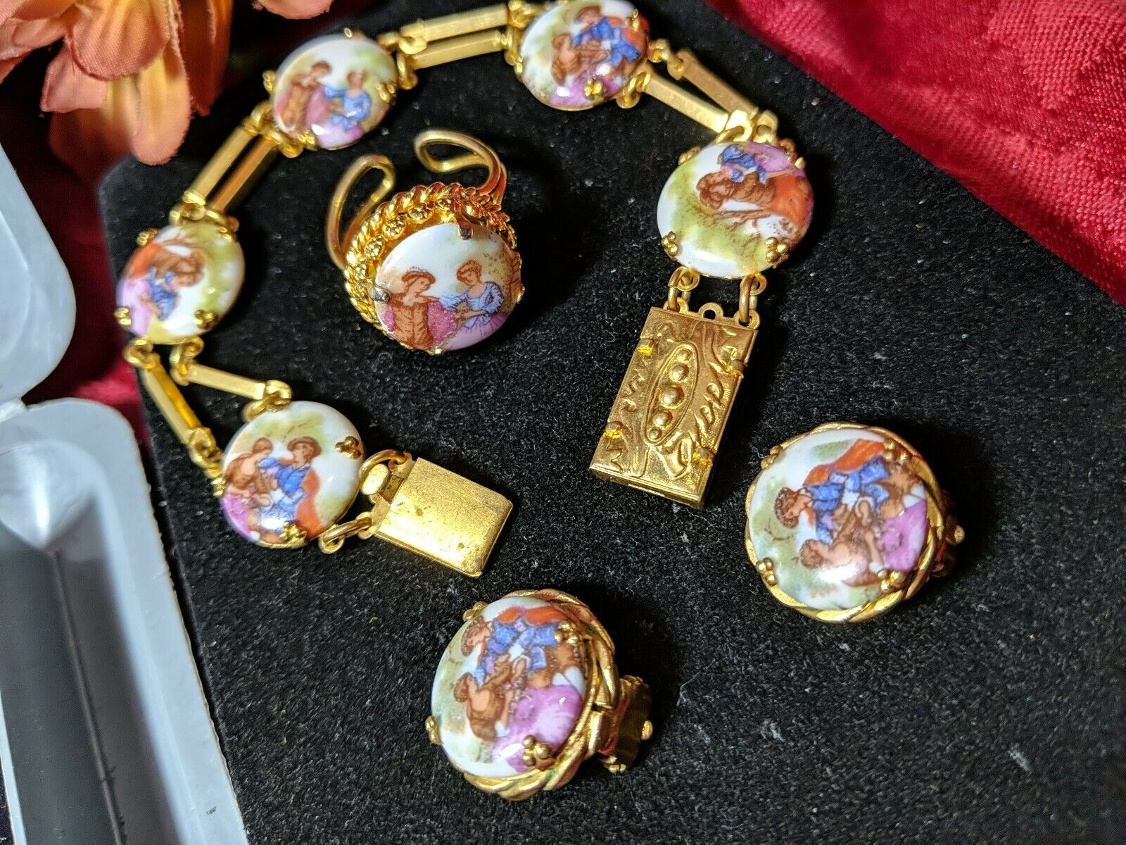 Limoges Antique 3 pc Set Porcelain Jewelry Bracelet, Ring, Earrings, Lucite Case LIMOGES - фотография #8