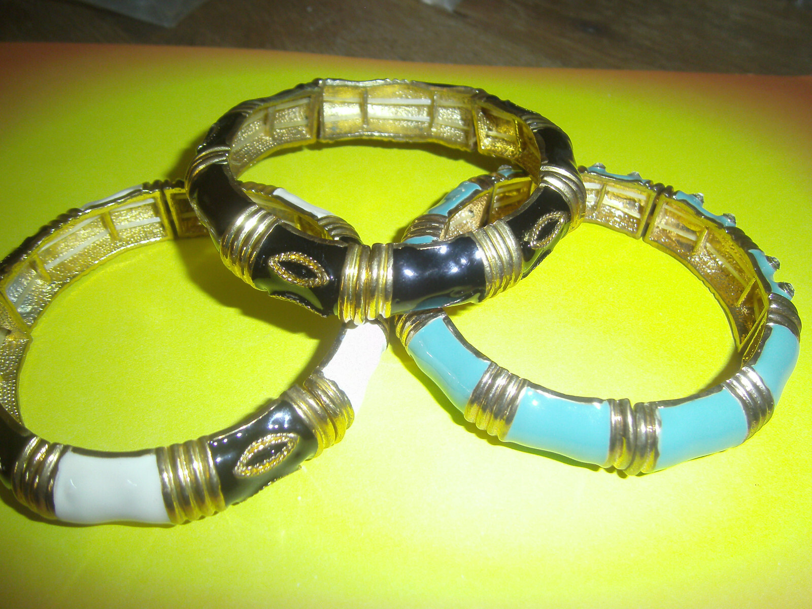 3 Metal stretch Bangle Bracelets Gold tones Rhinestones & enamel finish Unbranded unknown - фотография #3