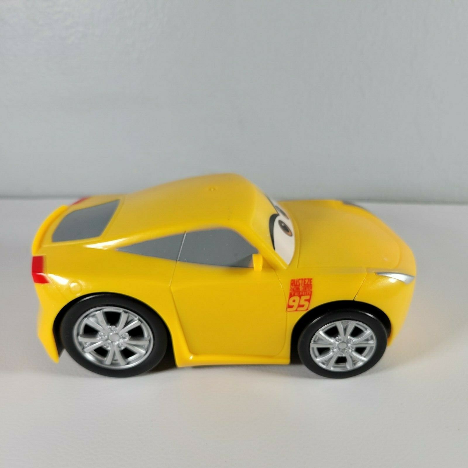 Disney Pixar Cars Cruz Ramirez Talking and Sounds Mouth Opens and Closes 7" Disney Pixar Ramirez - фотография #3
