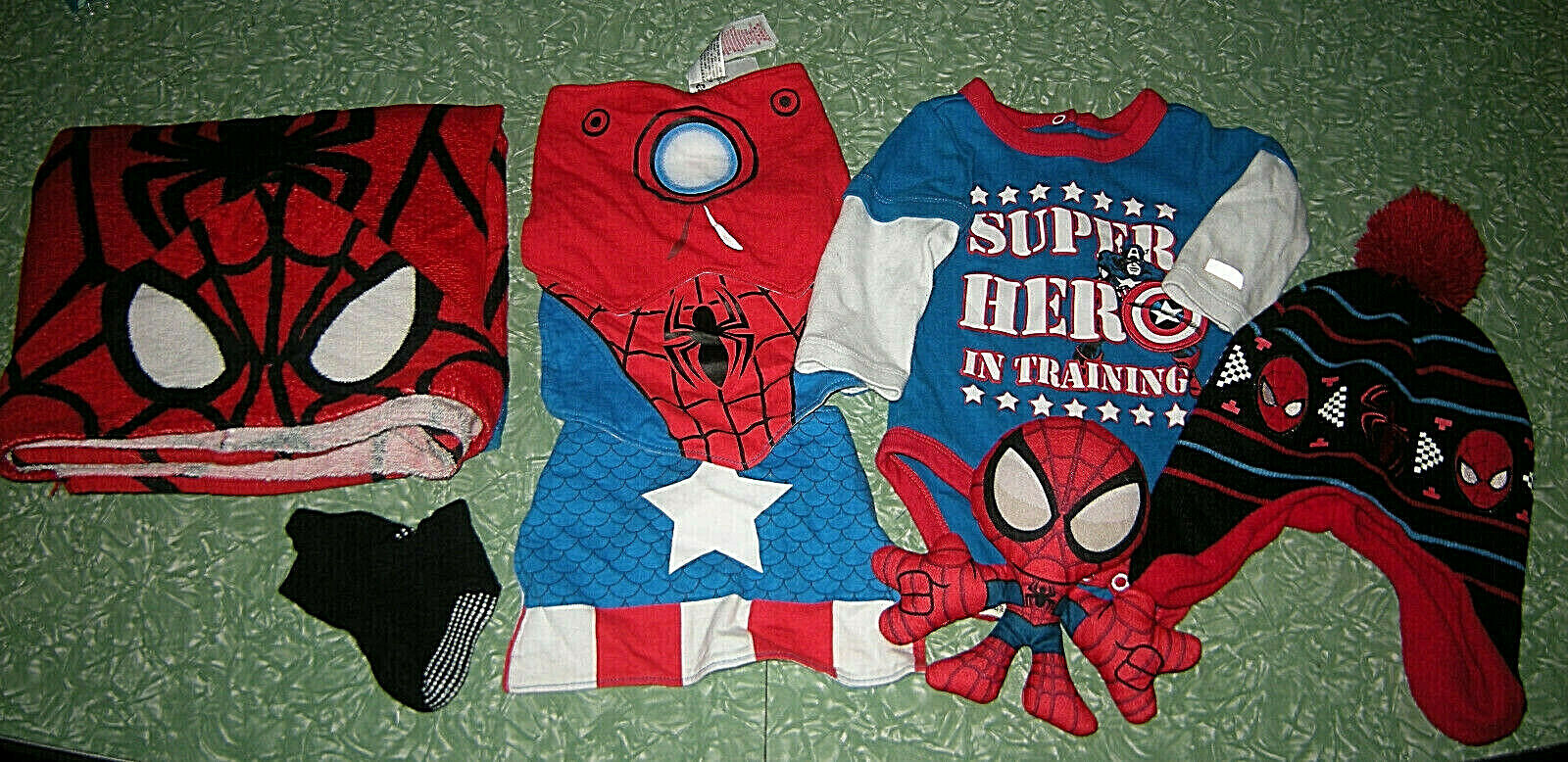 LOT of Spider-Man,Marvel Baby Items:Towel, Bibs, PlushToy, Knit Hat, One-Piece Без бренда