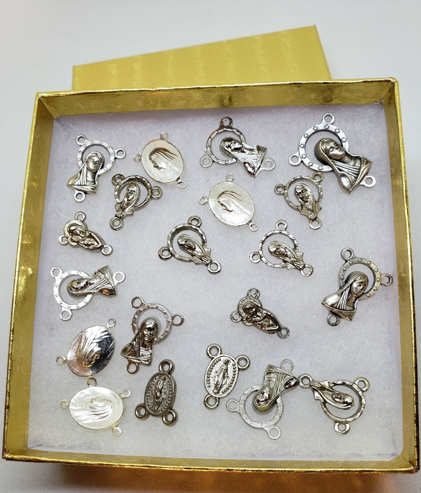 Small Rosary Centerpieces Mixed Lot of 20 Pewter SP Medallions from Chapel Italy Без бренда