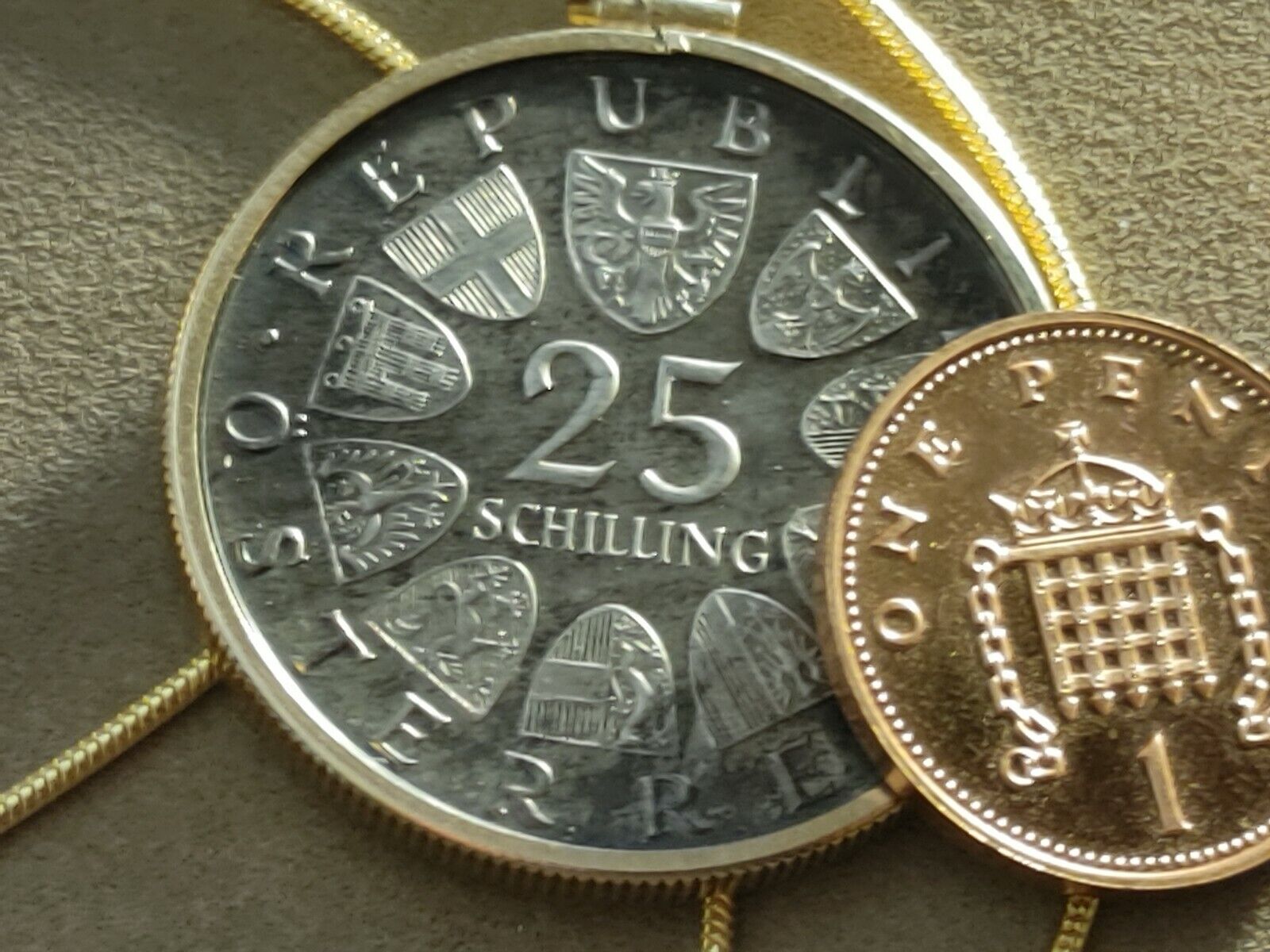 Rare 1965 Silver Austrian Shield coin Pendant on a 24" 18KGF  Snake Chain 32mm Honoredallies - фотография #11