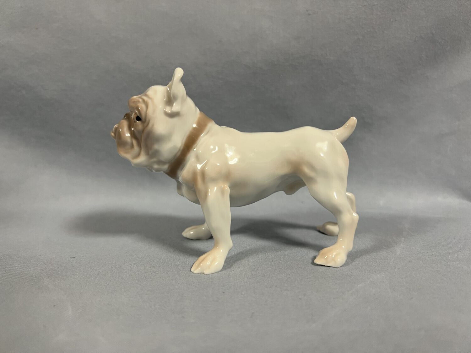 Bing & Grondahl Denmark B&G 2172 Bulldog Porcelain Dog Figurine 3.5" H x4.5" L Bing Grondahl - фотография #2