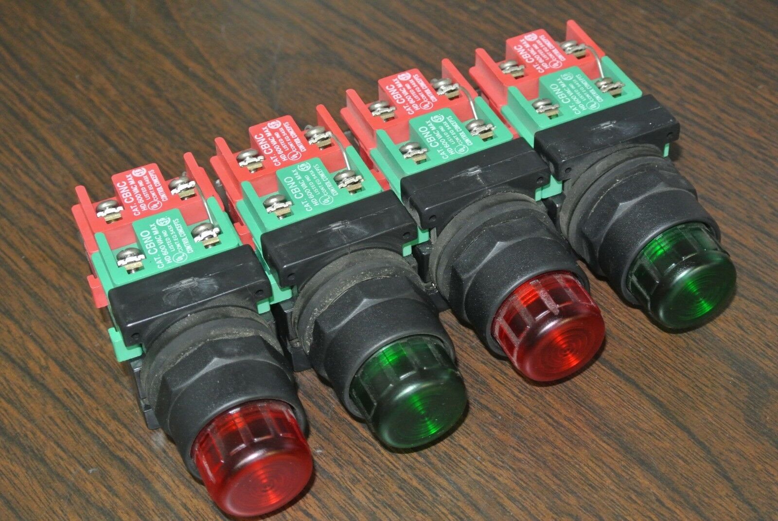 CONTROL CONCEPTS TFLU120 - LOT of 4 TRANSFORMER LIGHTS - 120V - 2 GREEN, 2 RED Unbranded