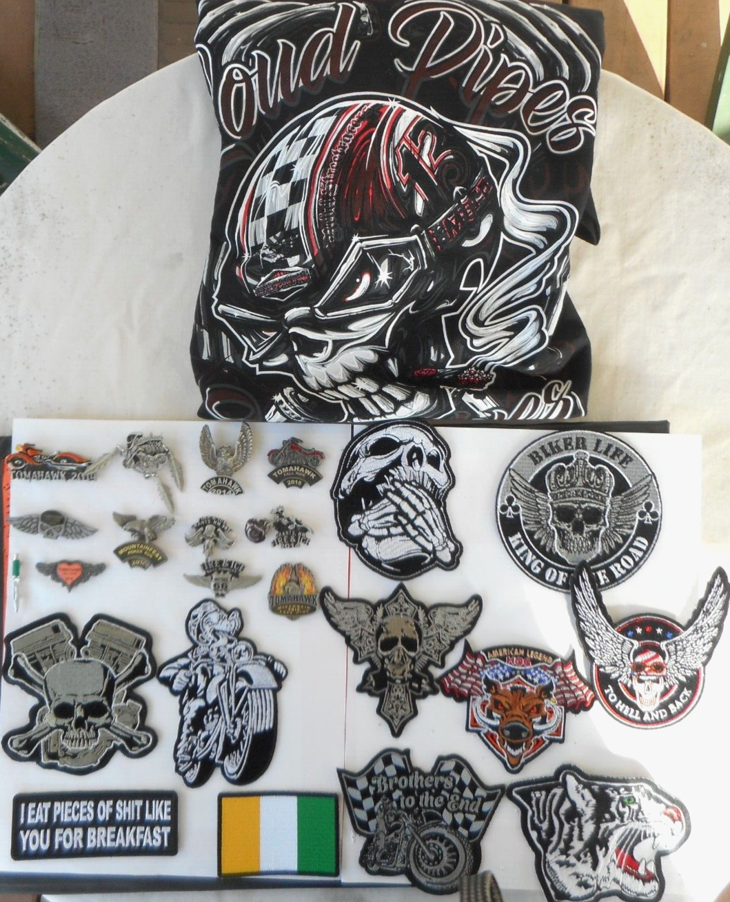 Lot Of  24 Pieces  Biker Pins, Patches, & Short Slv. Tee XLG  Lot # 307 Без бренда
