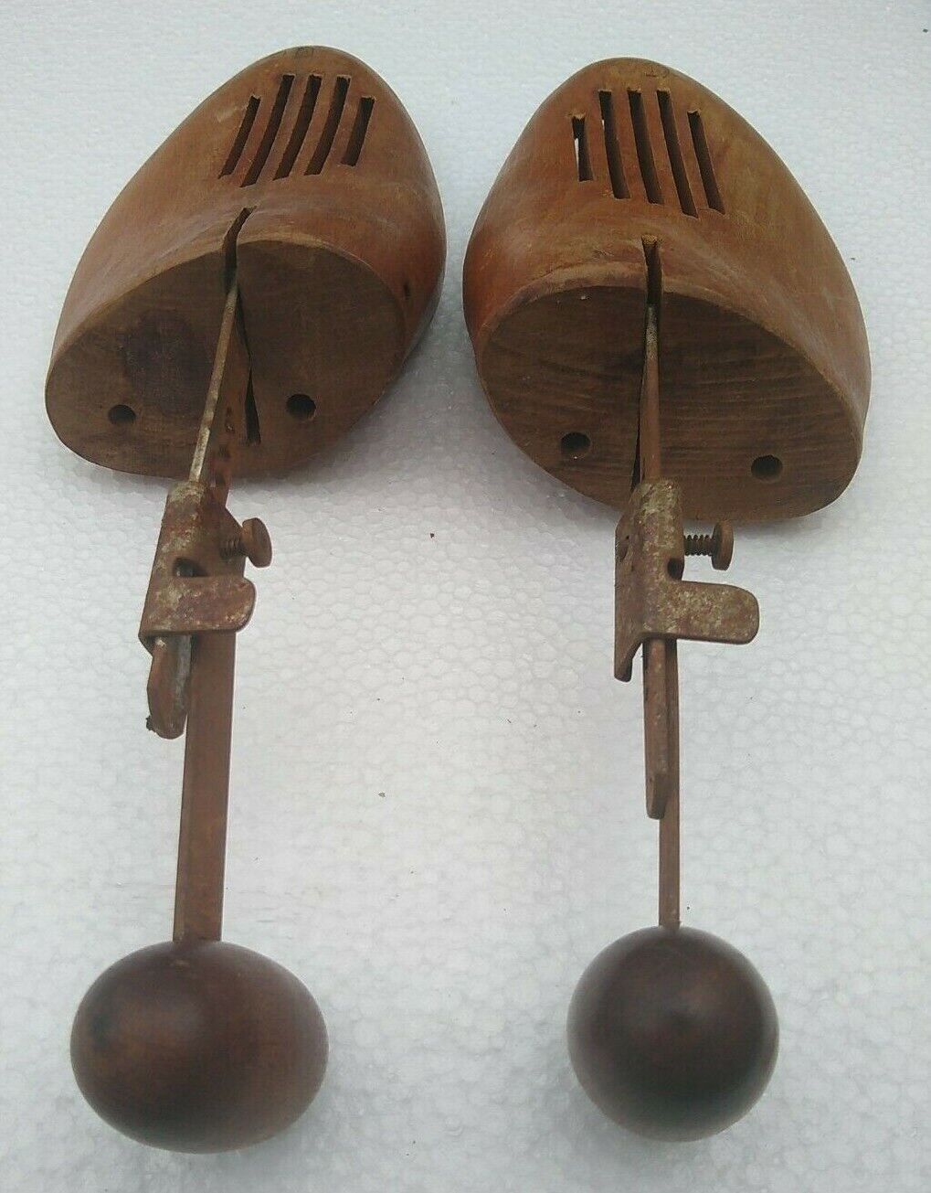 Pair Vintage Wood Shoe Tree Form Stretchers Lot of 2 Miller / Unknown - фотография #3