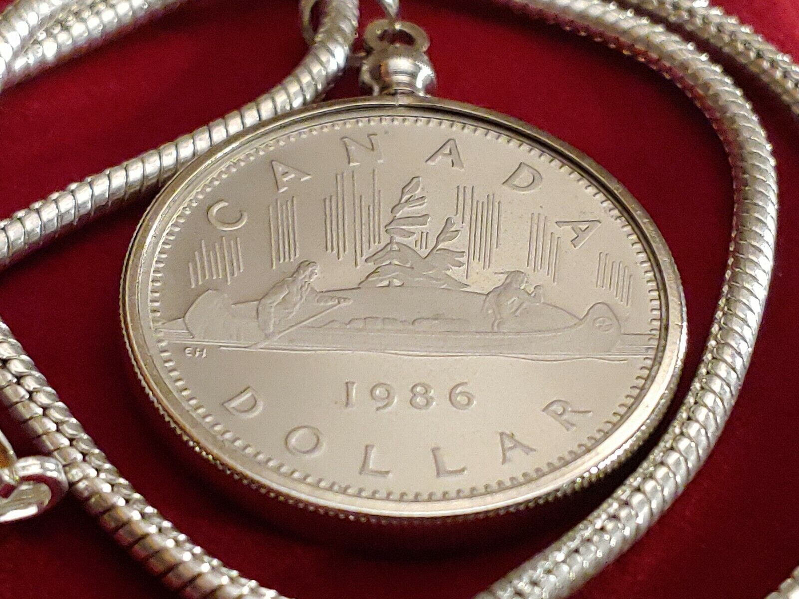 1986 CANADA Voyageur Dollar Coin Pendant on a 24"  18KGF White Gold Filled Chain Everymagicalday - фотография #10