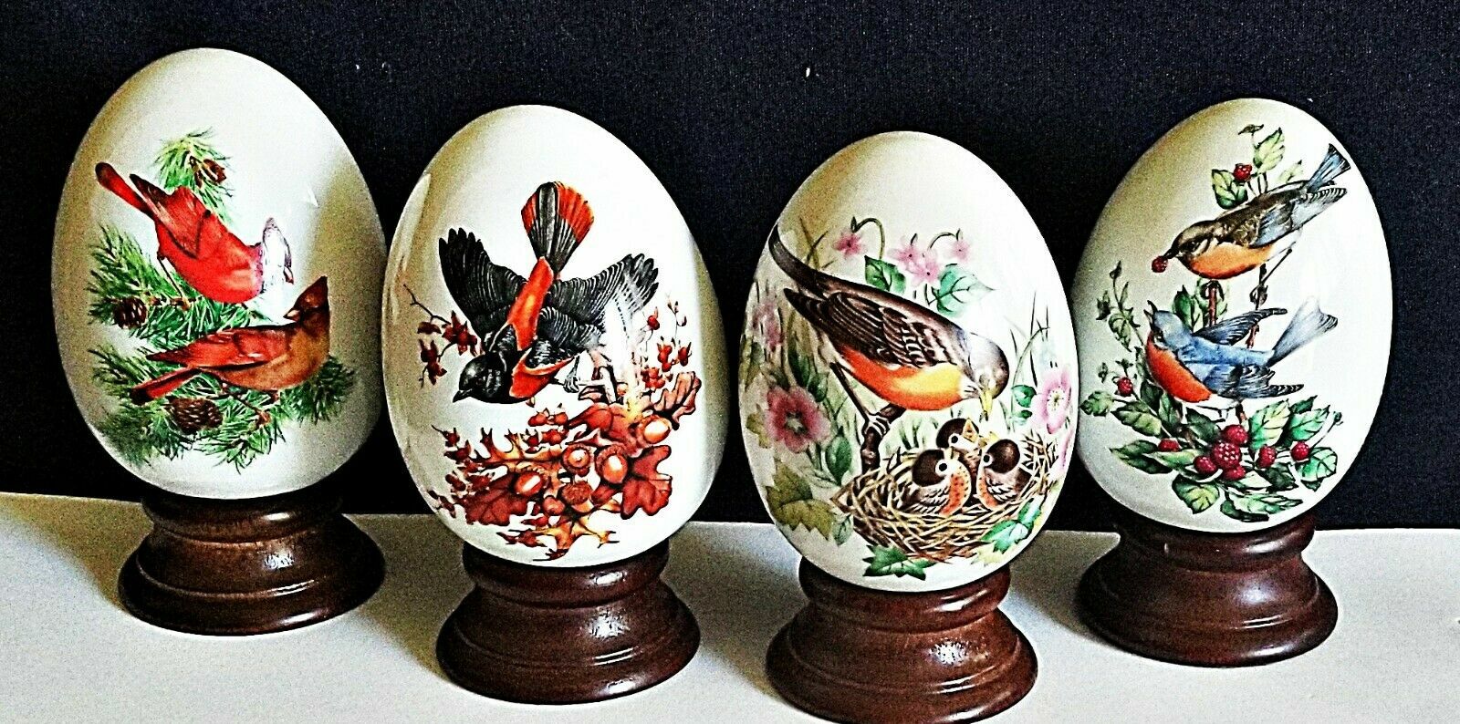 1984 AVON FOUR SEASONS PORCELAIN EGGS BIRDS Cardinal, Robin, Bluebird, Oriole  Avon - фотография #2