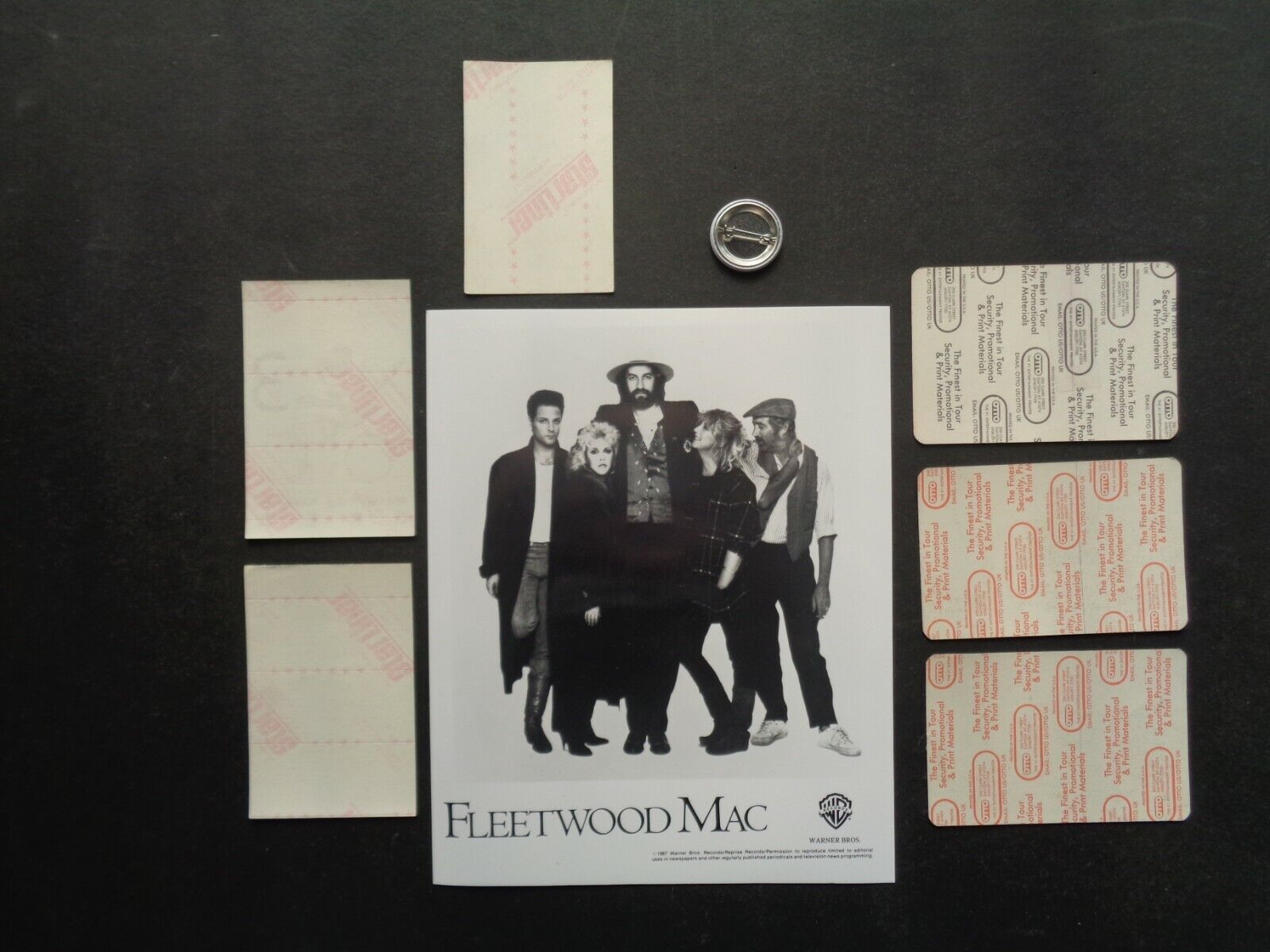 FLEETWOOD MAC,B/W Promo photo,6 rare Vintage Backstage passes,steel button Без бренда - фотография #2