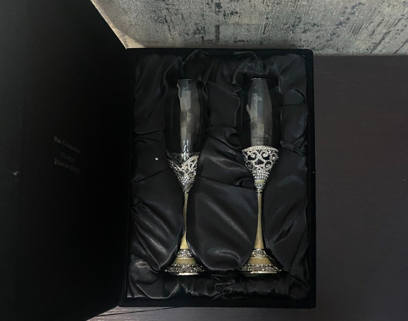 Things Remembered Bride and Groom Champagne Glasses Flutes 8 oz New in Box Things Remembered - фотография #6