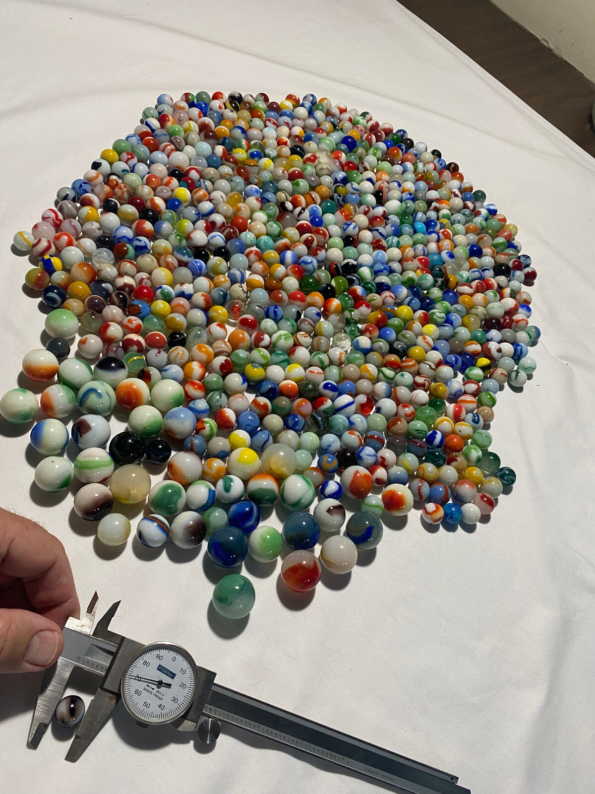 lot of 702 vintage Christensen Peltier Akro Agate marbles ? .57" to 1" G to M Без бренда