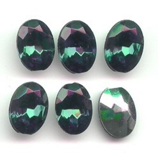 36 VINTAGE EMERALD ACRYLIC 14x10mm. OVAL FACETED GEM JEWELS 6788 Unbranded